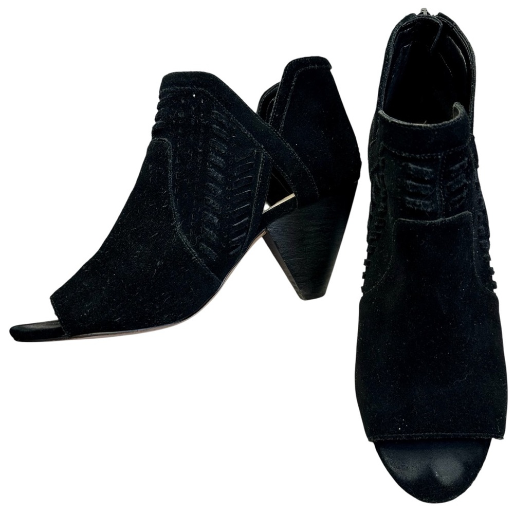 Vince Camuto Ebelin Suede Peep Toe Booties Size 9